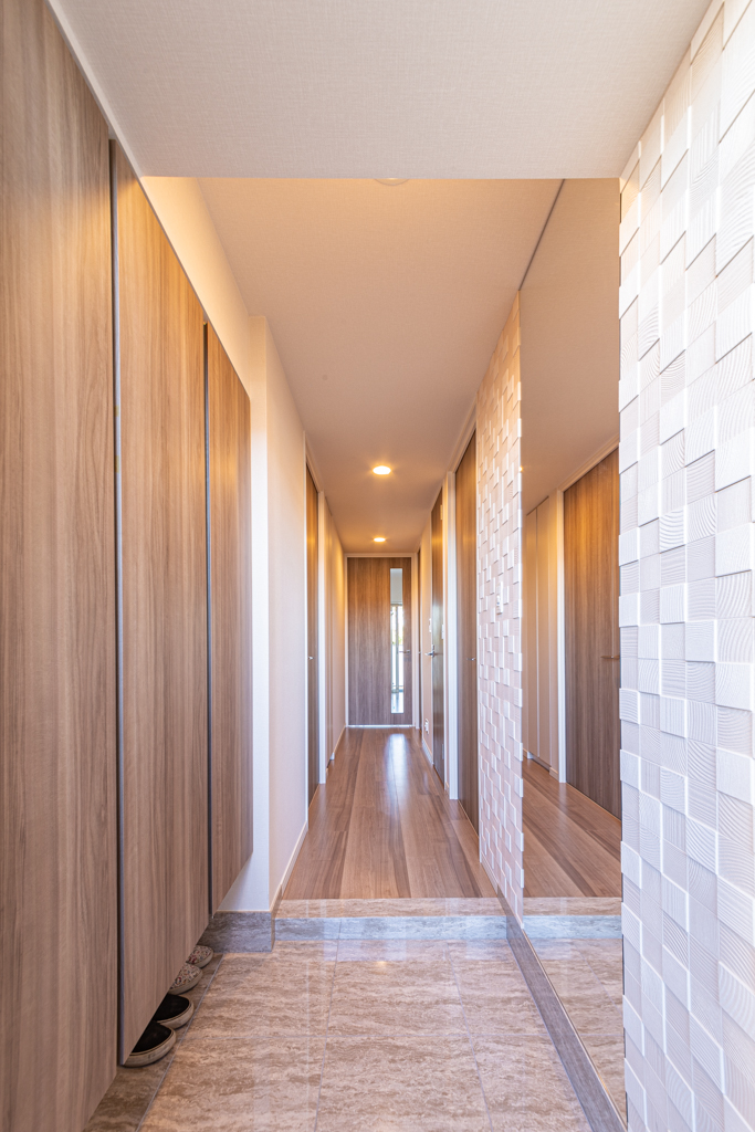 床と建具の色