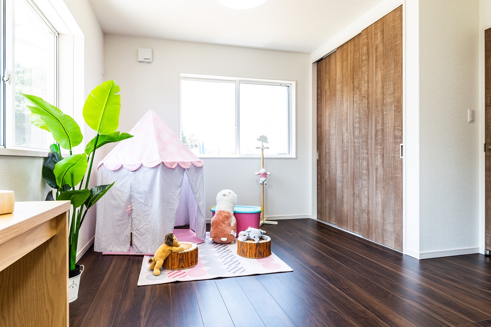 テントのある子供部屋