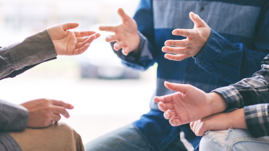 人付き合いが想定以上に濃く「人間関係に疲れた」