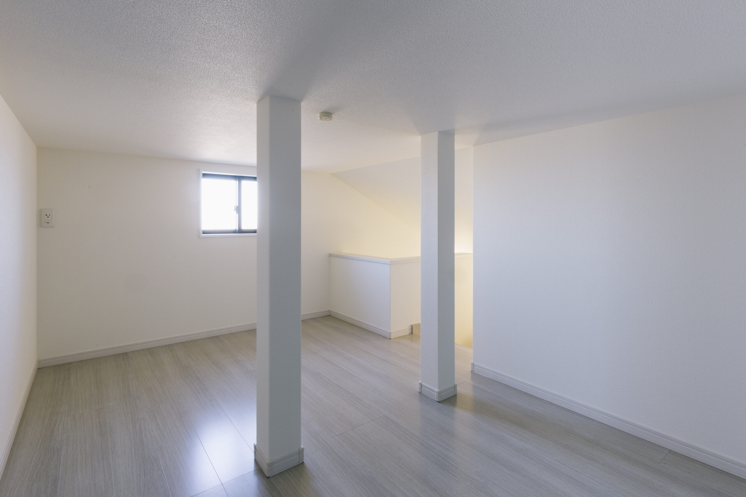 活用アイデア：ロフトや1.5階建てを自由に楽しむプラン　【ホワイトモダン】の家